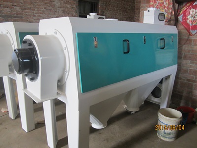 利民FDMC系列擦打機(jī)與脈沖除塵器 高效清潔的世界工廠網(wǎng)解決方案